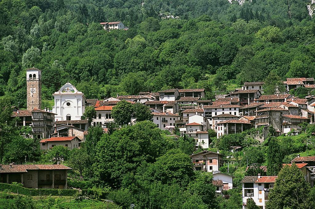 Affittacamere Nonna Leni Frisanco Exterior foto